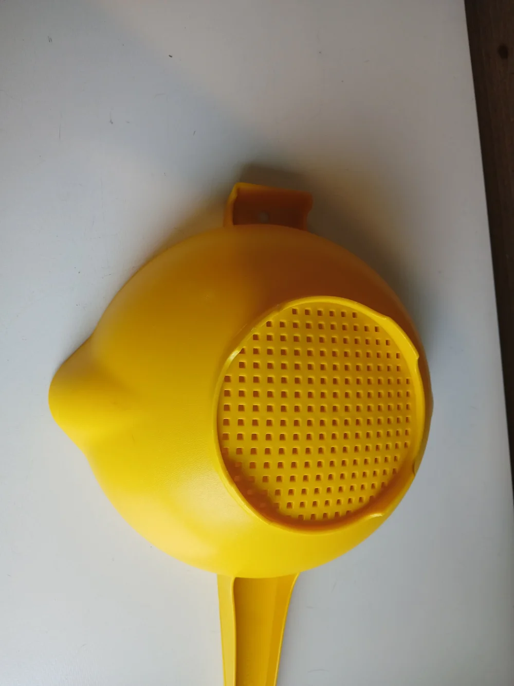 Vintage Tupperware Yellow Strainer Colander, 1 Quart capacity- clean